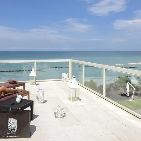 Hotel Sans Souci 4*