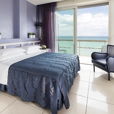 Sans Souci Hotel 4*