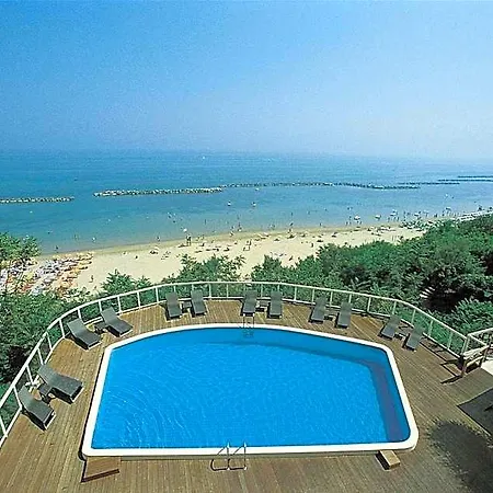 Sans Souci Hotel 4*